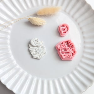 Doodshoofd met boekenstapel polymeerklei uitsnijders set Halloween klei uitstekers reliëfgereedschap sieraden maken benodigdheden en accessoires Halloween klei