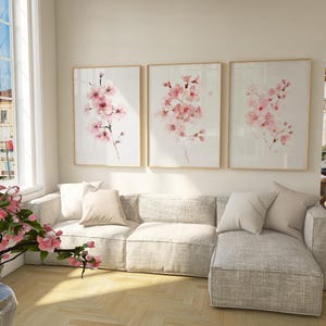 桜のアートプリント3枚セット、ジャパニーズ風ウォールアート、桜の水彩画風デコレーション、ブラッシュピンクのスカンジナビア風フローラルプリント、ボヘミアン風ミニマリストウォールアート