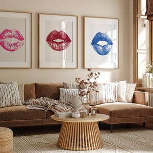 Juego de 3 impresiones artísticas de pared con labios besados, arte preppy para dormitorio, decoración de labios de moda, carteles de lápiz labial divertidos, decoración de moda, arte estético kitsch de maquillaje