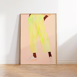 Moderna arte murale con pantaloni a righe, poster di donna dai colori pastello vivaci, stampa artistica colorata, decorazione a righe al neon, illustrazione contemporanea gialla