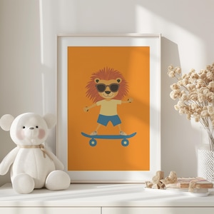 Arte de pared para sala de juegos con diseño de león en patineta, póster divertido para niños, estampado de animales de guardería en naranja, decoración divertida y linda para habitación de niños imprimible