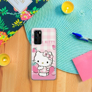 K&ouml;nnte beinhalten: Eine rosa und wei&szlig;e Handyh&uuml;lle mit einem Hello-Kitty-Design. Die H&uuml;lle hat ein rosa und wei&szlig;es Karomuster mit Erdbeeren und Hello Kitty h&auml;lt eine Erdbeere. Der Text "Hello Kitty" ist auf der H&uuml;lle aufgedruckt.