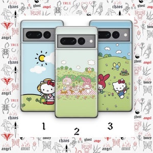 Puede incluir: Tres fundas para tel&eacute;fono con diferentes dise&ntilde;os. La primera funda presenta un personaje de dibujos animados regando una planta. La segunda funda presenta una escena de picnic con personajes de dibujos animados. La tercera funda presenta un personaje de dibujos animados sosteniendo una flor. Las tres fundas tienen un fondo blanco.
