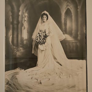 Vintage Brautkleid 1940er Jahre Satin, Spitze, Knöpfe - 1941