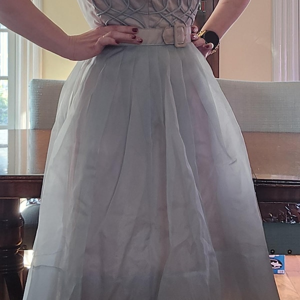 Vintage, Cap sleeve, Scalloped, Tulle Dress with Belt 1950's Size 14 (28" Waist) Ladies Garment Workers Union AFL-CIO / ILGWU