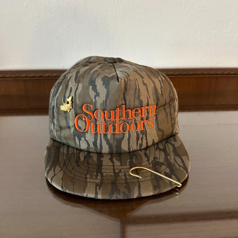 Gorra vintage Southern Outdoors Mossy Oak Fall Camo Graphic, fabricada en EE. UU., años 90 imagen 1