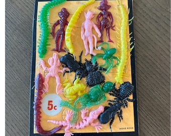 Vintage 5c Gumball Vending Machine Display Card Uglies Bugs Alien Plastic Charms