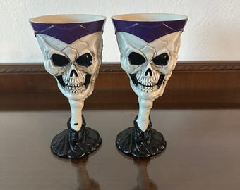 Copas de calavera de esqueleto vintage de Halloween, color morado y negro, estilo gótico, juego de 2