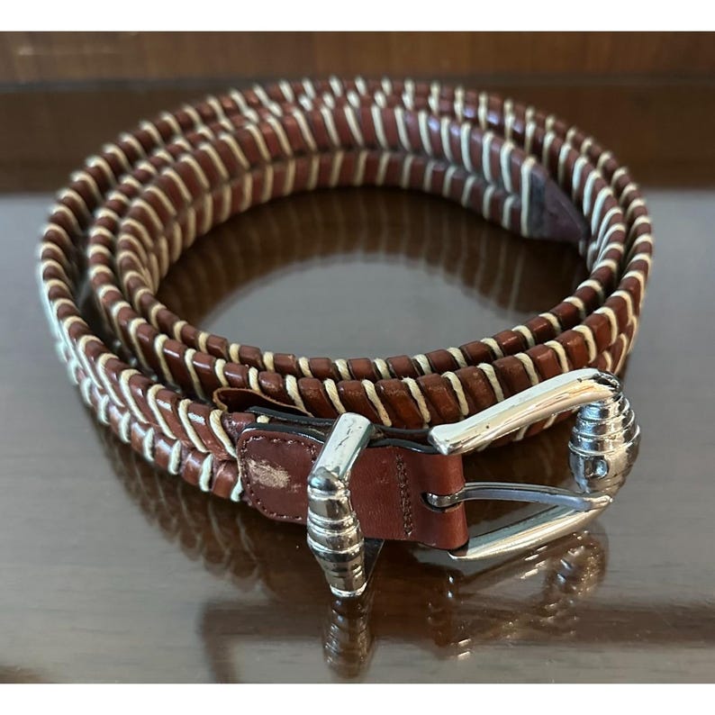 Cinturón vintage TOMMY BAHAMA de cuero marrón trenzado y cuerda, talla 44, fabricado en España. imagen 3