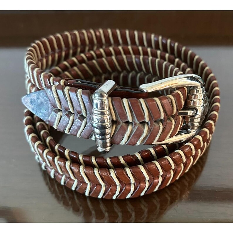 Cinturón vintage TOMMY BAHAMA de cuero marrón trenzado y cuerda, talla 44, fabricado en España. imagen 4