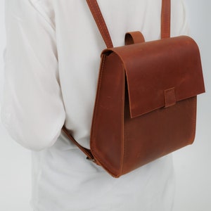 Petit sac à dos en cuir pour femme de style minimaliste, sac à dos fait main Geneus en cuir sac à dos en cuir pour femmes, sac à dos fait main pour la ville