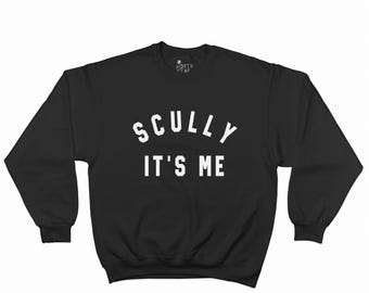 スカリー「私よ」スウェットシャツ Xファイルシャツ - フォックス・モルダーシャツ - サナ・スカリー - エイリアンシャツ - 信じたい - フォックス・モルダー - ダナ・スカリー S M L XL