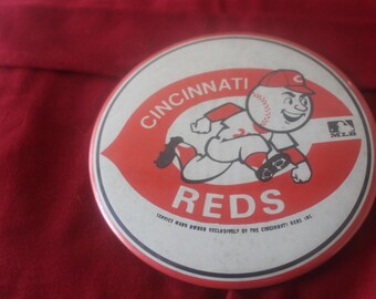 Vintage Cincinnati Reds Pinback 6 inch