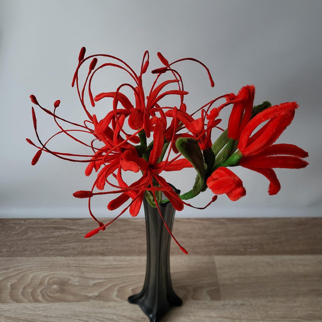 Red Spider Lily Bouquet | Handmade Chenille Stem Flowers | Faux Lycoris  Radiata | Modern Home Decor - Etsy