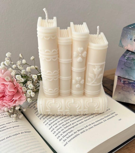 Kerze Buch | Bücherkerze groß | Geschenk für Bücherwürmer | Rapswachs Kerze | Kerze Literatur | handgemachte Buchkerze groß | book lover
