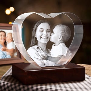 Mother&#39;s Day Gift, Crystal Heart Personalized Gift, For Mom Picture, Anniversary Gift, Memories, Gift for Her | BridgensLaser 3D Photo