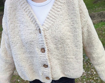 Moonvee | Plush Cardigan | Handmade Knitwear | Plush Knitwear | Beige Cardigan | White knitwear | White Cardigan