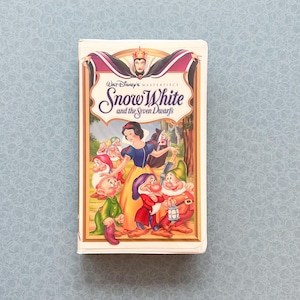 Walt Disney Masterpiece Snow White and the Seven Dwarfs VHS with Original Promo Inserts