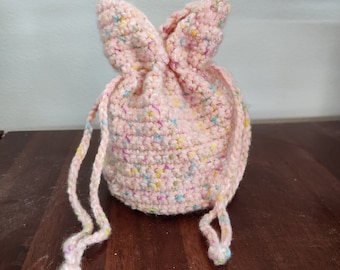 Bolsita de conejito de ganchillo, suave bolsa con cordón en tonos pastel