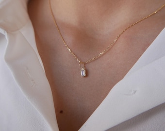 Moissanita talla esmeralda de oro macizo de 14 k