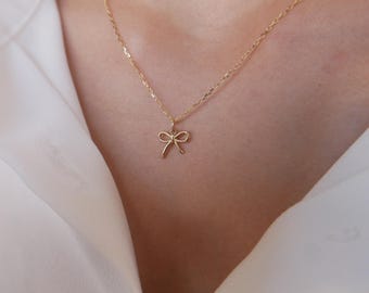 Charm de lazo de oro macizo de 14 k
