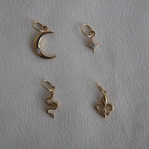 Charms de oro macizo de 14k: Luna, Estrella, Serpiente y Flor