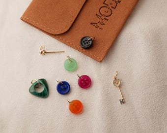 Charm de Coraline, Charm de botón de Coraline, Charm de oro de Coraline, Charm de botón, Charm de aguja, Colgante de llave de Coraline, Joyas de Coraline
