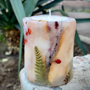 Botanical Soy Wax Candle: Handmade Netherlands Scent, Dried Flowers
