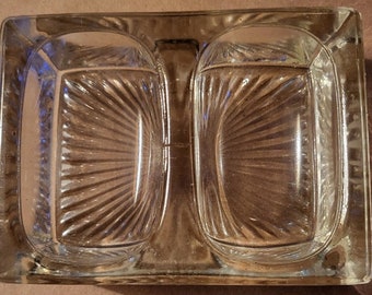 Doppelter Salzkeller aus gepresstem Glas, Dip- oder Trinketschale mit 2 Fächern, 10,2 cm, Vintage 1950er Jahre