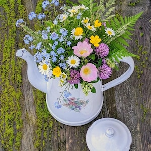 Cafetière ancienne émaillée fleurie – Vase vintage campagne shabby chic – Décor raisins & fleurs – Esprit maison de campagne