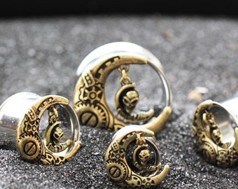 Gold Plated Steam Punk Crescent Moon Tunnel Plug with Alien Dangle