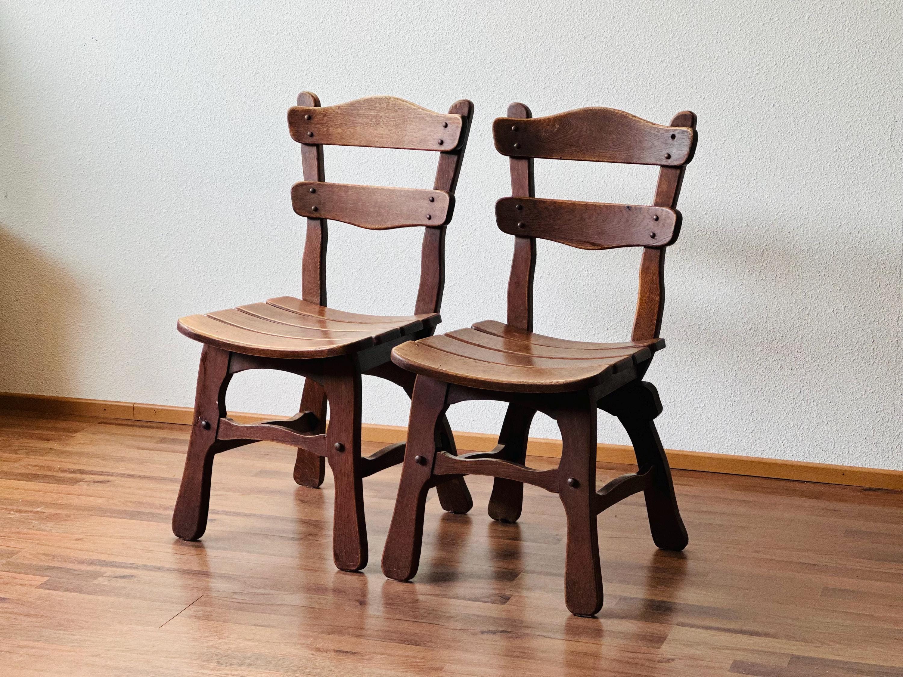 家具 Spanish Brutalist Chair in Wood, 1960s Spanish Brutalist Chair in Wood, 1960s for sale at Pamono