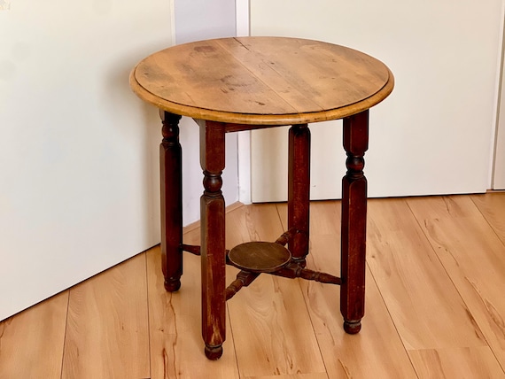 フランス ビンテージ Brutalist Pedestal Low Table Brutalist Round Oak Table W/ Stretcher, France 1910'S, Round
