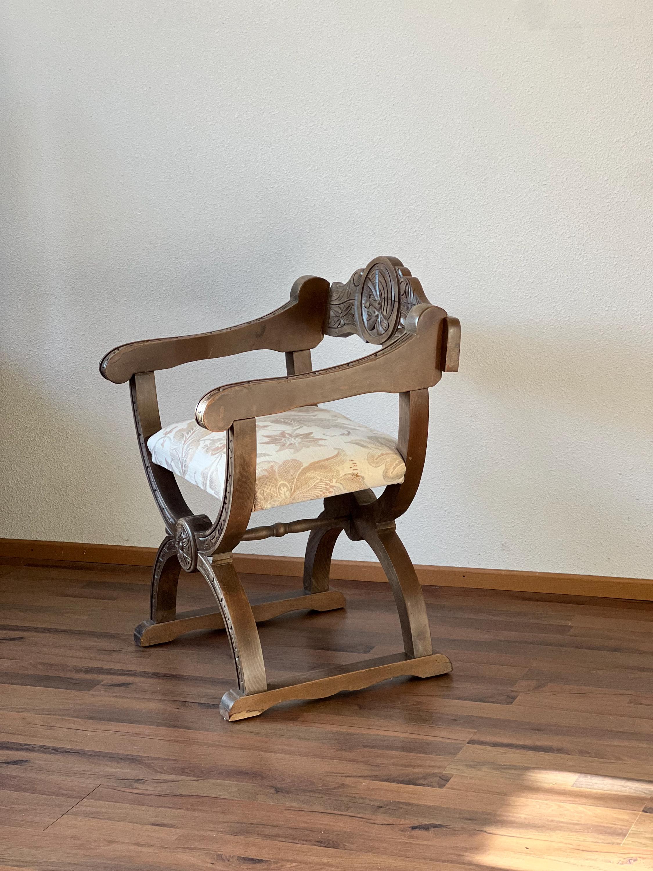 アンティーク木製サボナローラチェア、ルネッサンスリバイバルスタイル