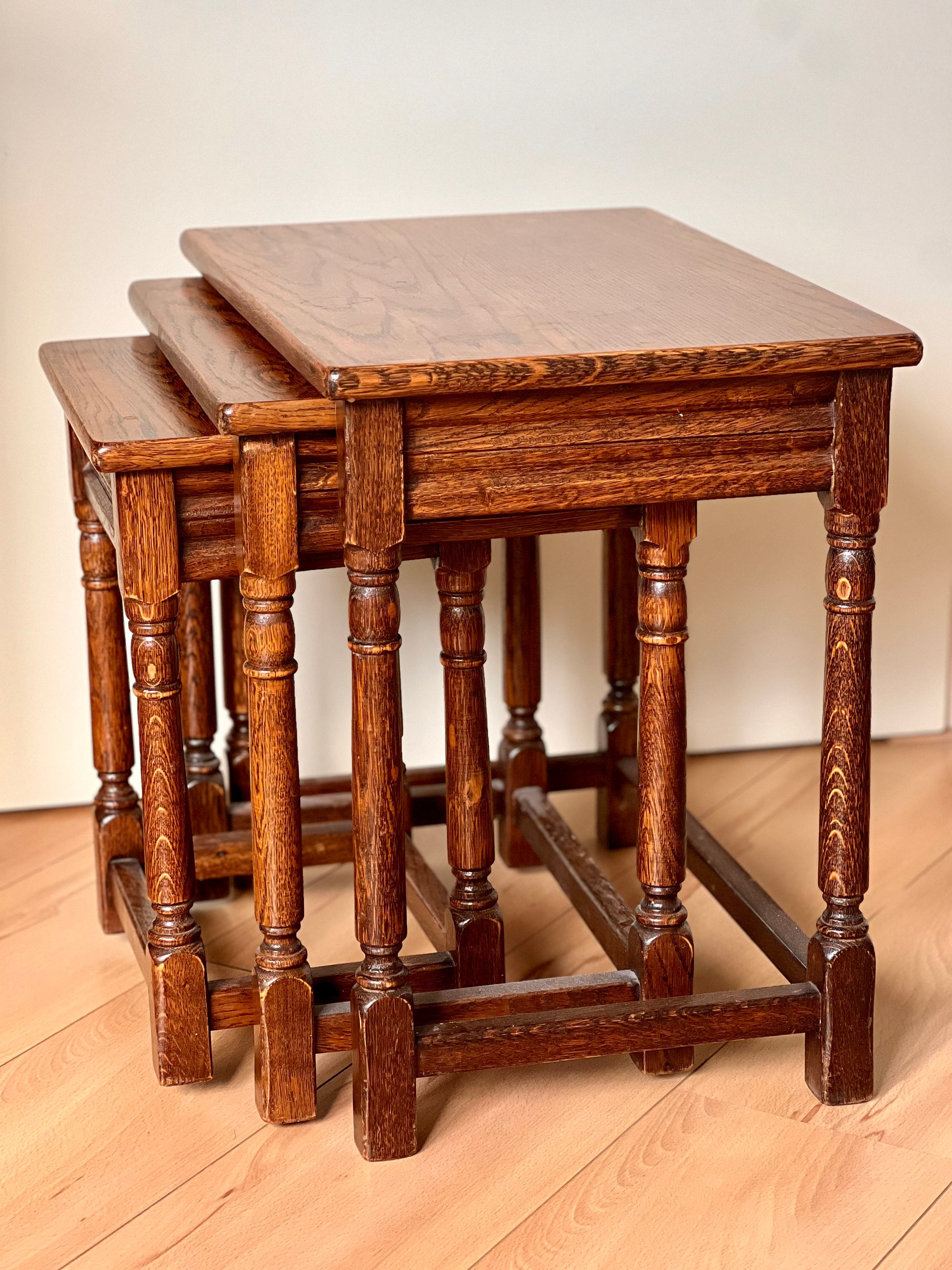 Vintage English Nesting Tables With Tuned Legs - Etsy Canada