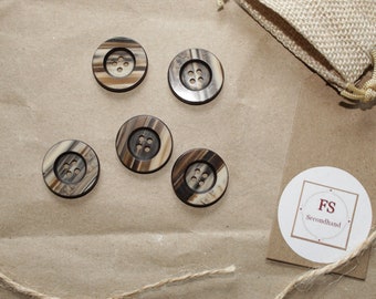 5 buttons, four-hole buttons in wood look, brown/beige, sewing material