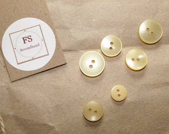 6 GDR apron buttons, two-hole button, beige
