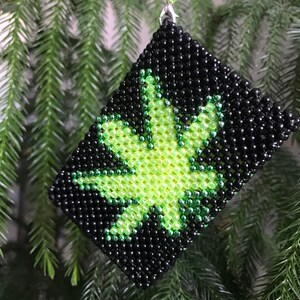 WEED WALLET: Tarjetero con cuentas, Cartera minimalista delgada para tarjetas, Billetera con cuentas para disfrutar de beber y fumar, Llavero con cuentas hecho a mano