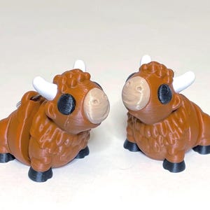 Articulated 3D Flexi Bison Fidget: Keychain Charm, Desk Buddy