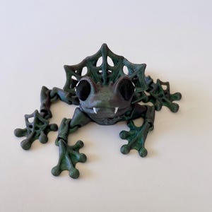 3D Articulated Frog, Fidget Frog,  3D Printed Count Frogula, Flexi Frog, 3D Frog, 3D Gothic Frog, Halloween Frog
