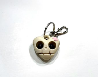 3D Printed Gothic Heart Keychain,  Articulated Skull Heart, Purse Backpack Zipper Charm