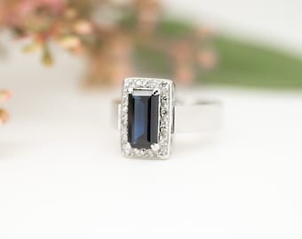 Anello vintage in oro da 18 ct con zaffiro da 1,70 ct e diamanti