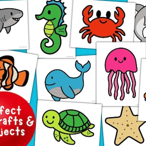 Puede incluir: Colección de criaturas marinas de dibujos animados coloridos, incluyendo un tiburón, caballito de mar, cangrejo, delfín, pez payaso, ballena, medusa, pulpo, tortuga y estrella de mar. El texto "Perfect for crafts & projects" está en un círculo rojo.