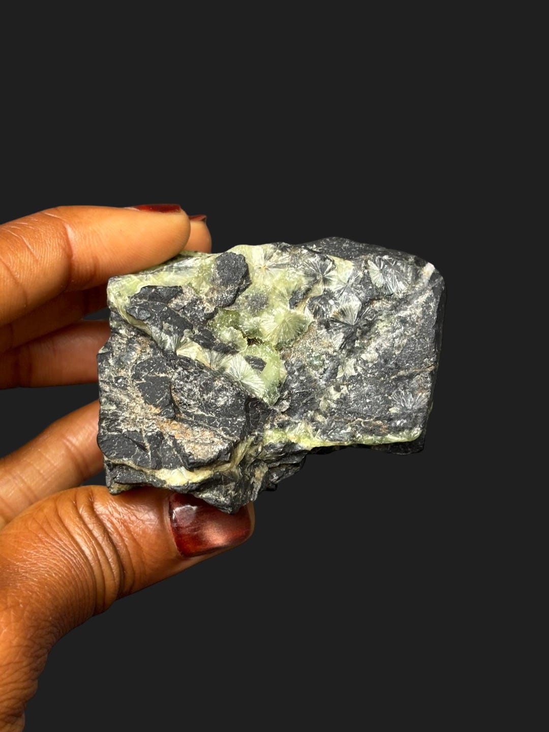 Wavellite Veins With Large Cat’s Eye Crystal on Dark Novaculite Matrix ...