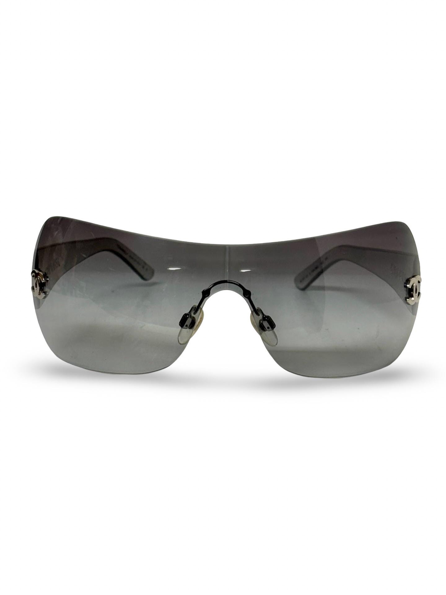 【CHANEL】美品　希少　シャネル　シールドサングラス　スタイリッシュ Vintage chanel shield sunglasses - Etsy 日本