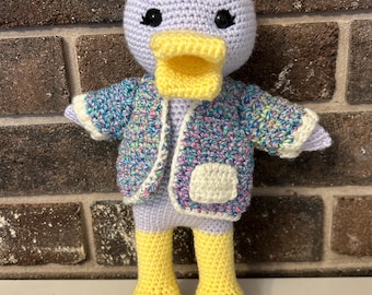 Helen la Pata: Muñeca de crochet de la colección Chez Yarn Cafe