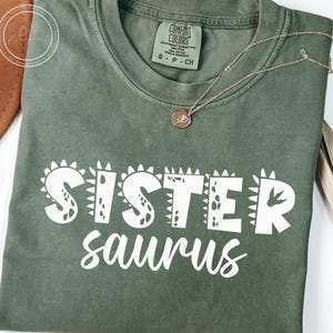 Hermana Saurus SVG, PNG, Dinosaurio, Sistersaurus, Bebé, Cumpleaños de dinosaurio, Hermana, Dinosaurio, Svg