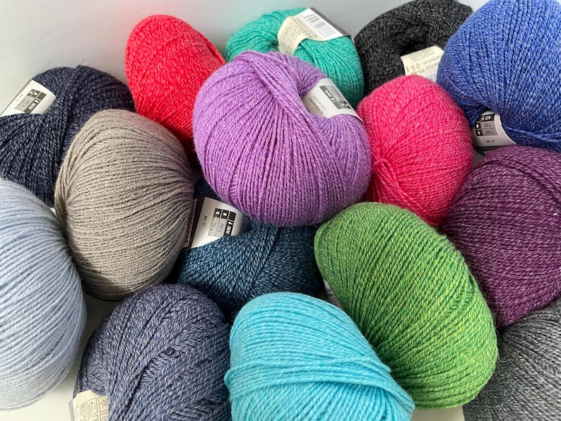 Wool Cotton Blend Aktiv Fine Cotton Fingering Weight Soft Yarn Breathable for Crochet Baby Blanket Project Knitting Sock Nylon Washable Wool