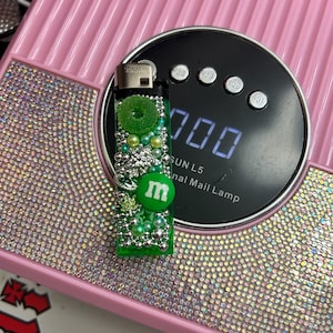 Aangepaste strassaansteker: gepersonaliseerd thema en bedels