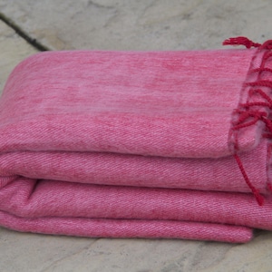 Yak Wool Throws Hand-Loomed Meditation Oversized Shawl Woollen Pink Blankets